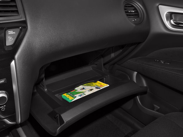 Nissan Pathfinder SV 2016