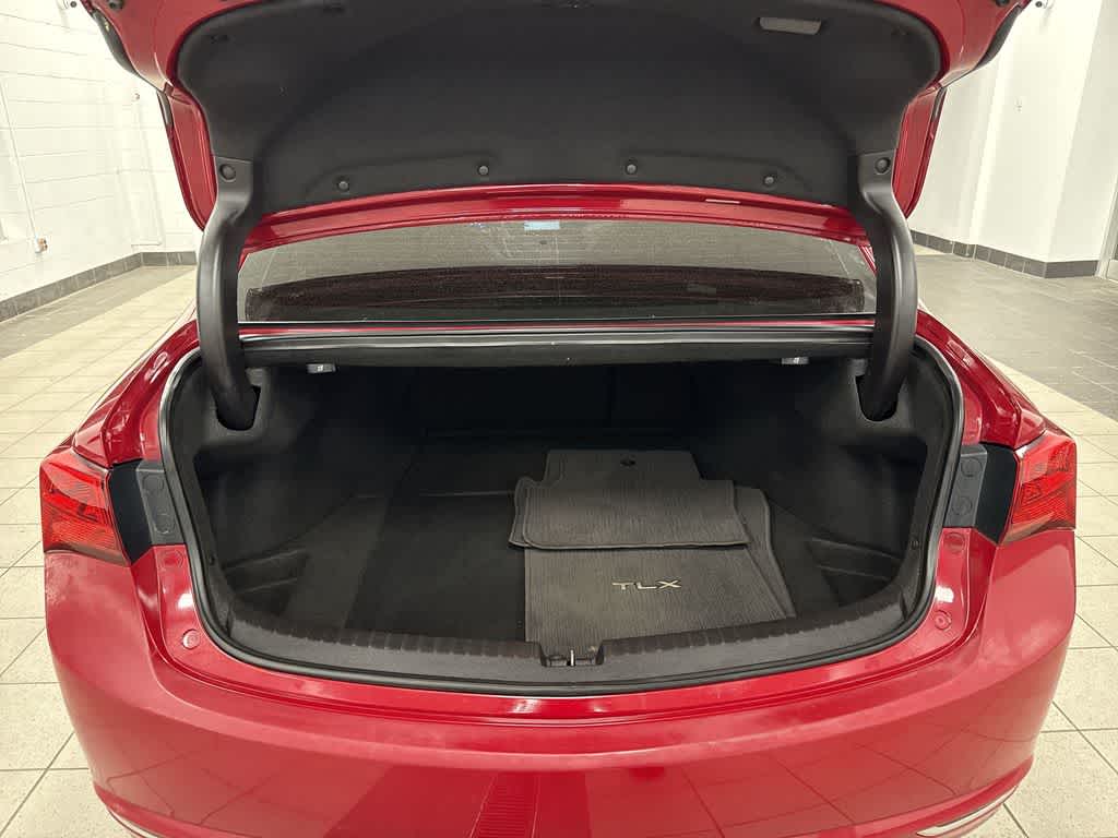 Acura TLX 2019 con paquete tecnológico