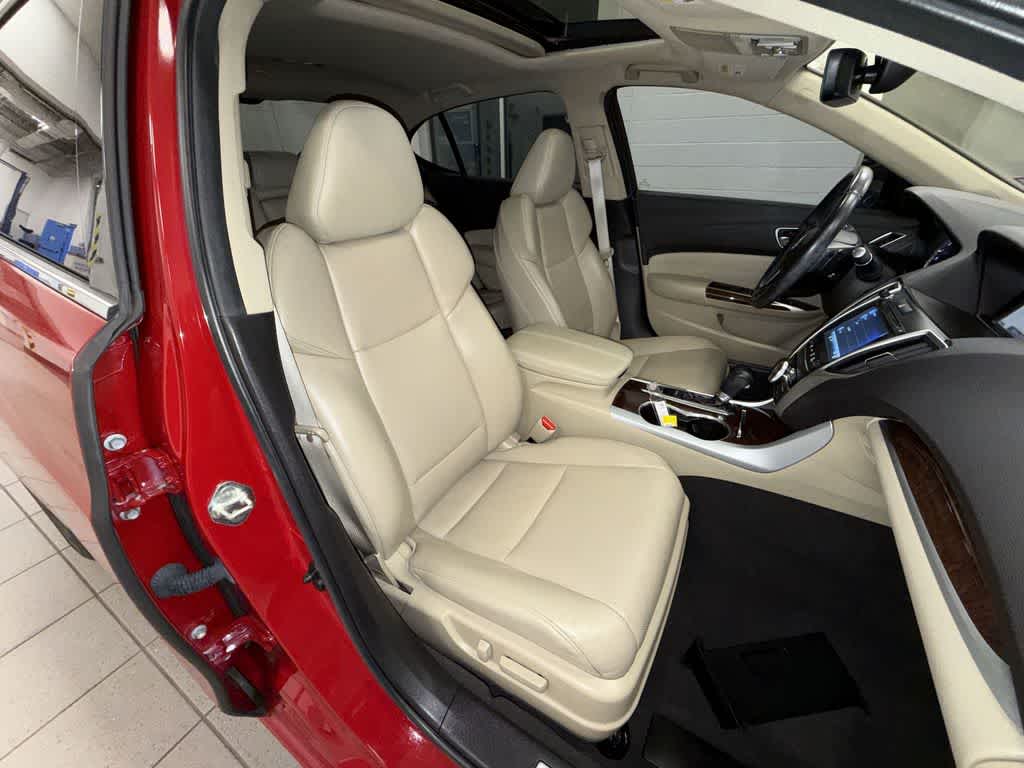 Acura TLX 2019 con paquete tecnológico