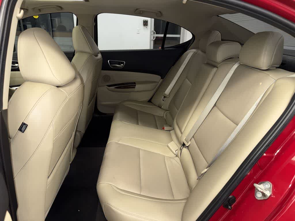 Acura TLX 2019 con paquete tecnológico