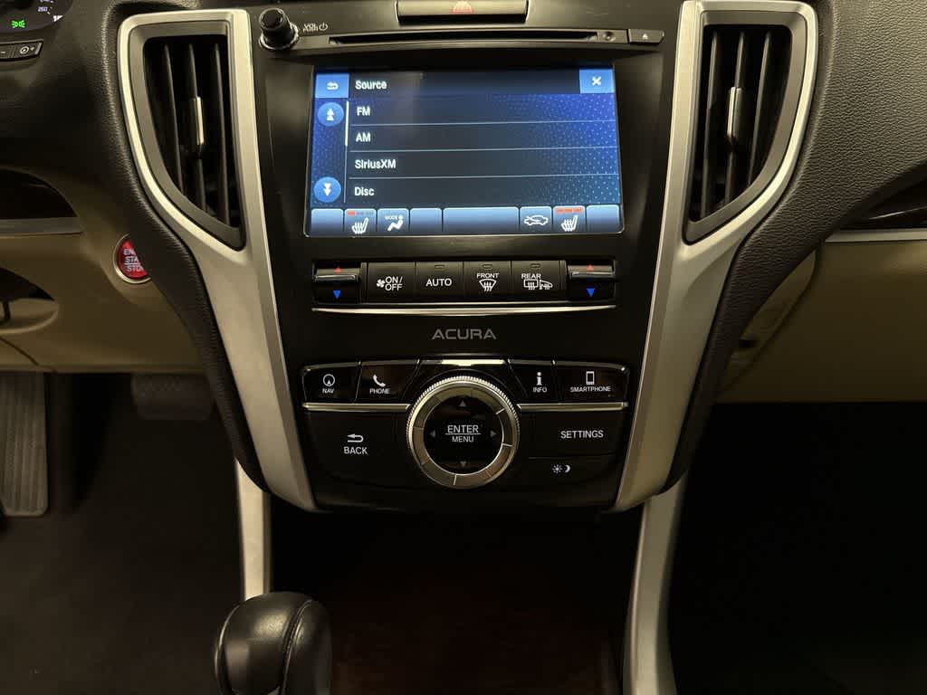 Acura TLX 2019 con paquete tecnológico