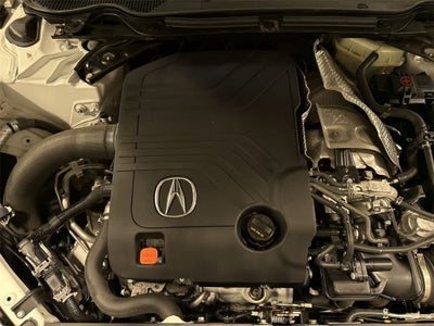 Acura TLX Type S 2023 con neumáticos de alto rendimiento