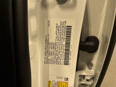 Acura TLX Type S 2023 con neumáticos de alto rendimiento