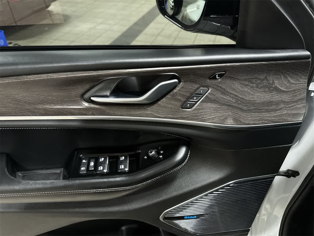 Jeep Grand Cherokee L Overland 2021