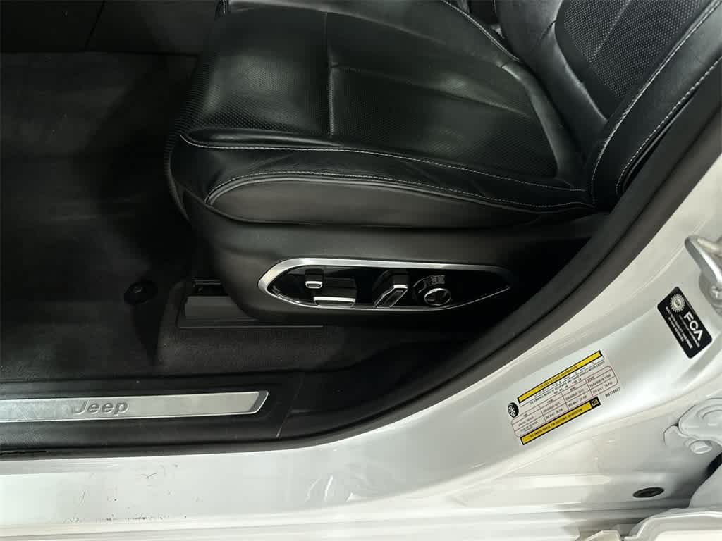 Jeep Grand Cherokee L Overland 2021