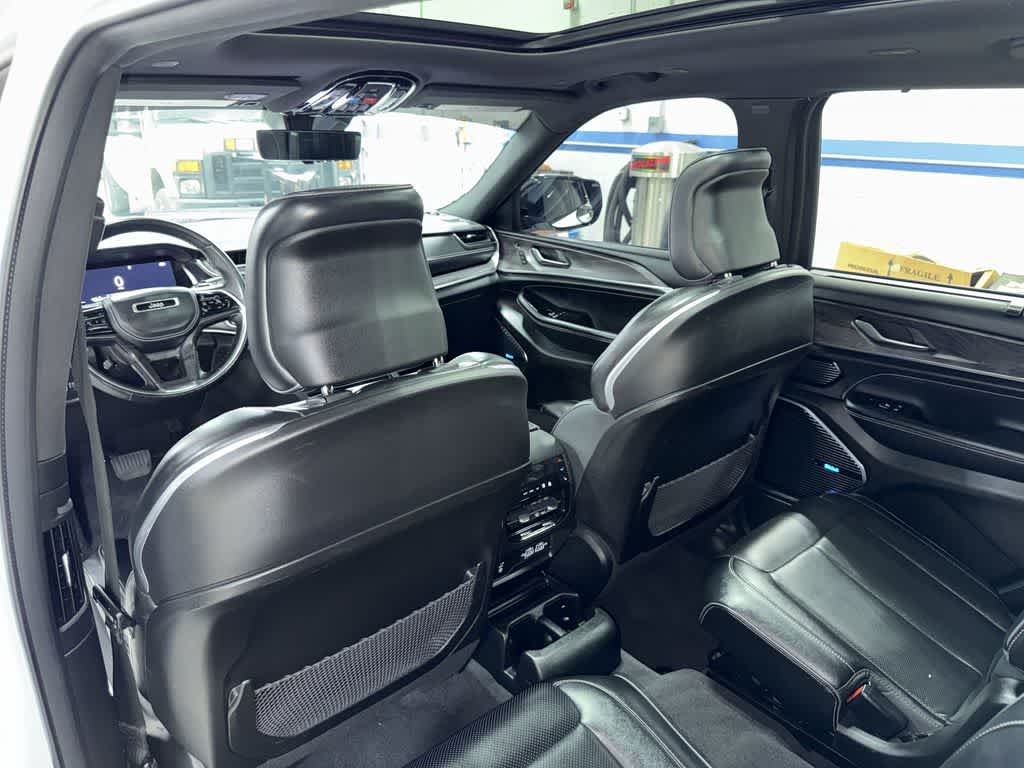 Jeep Grand Cherokee L Overland 2021