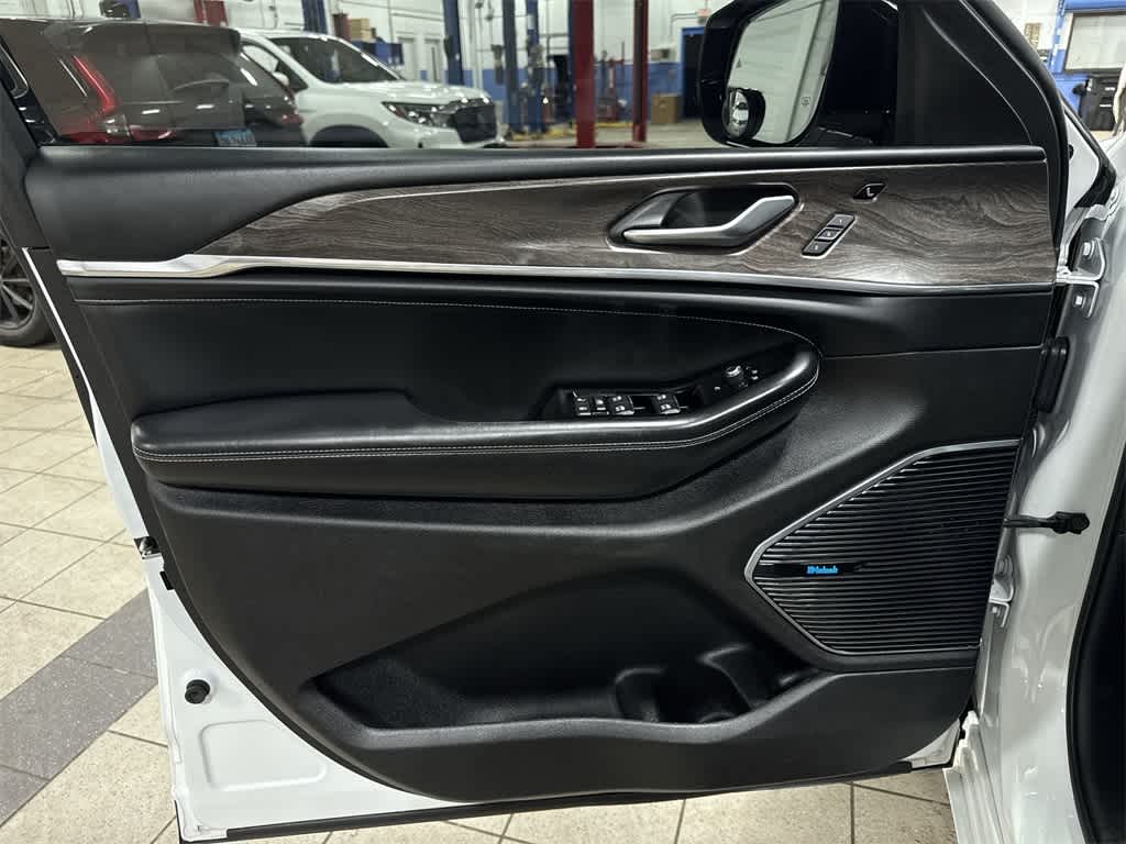 Jeep Grand Cherokee L Overland 2021