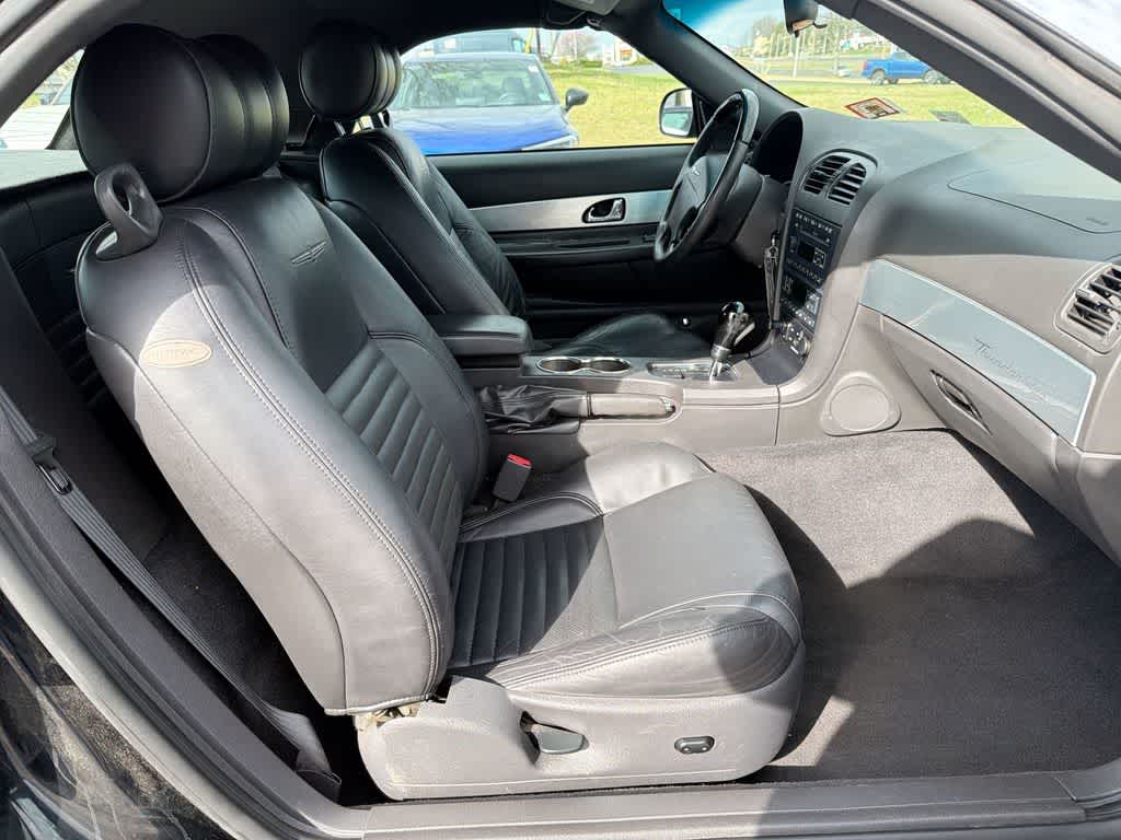 Ford Thunderbird de 2002 con techo rígido Premium