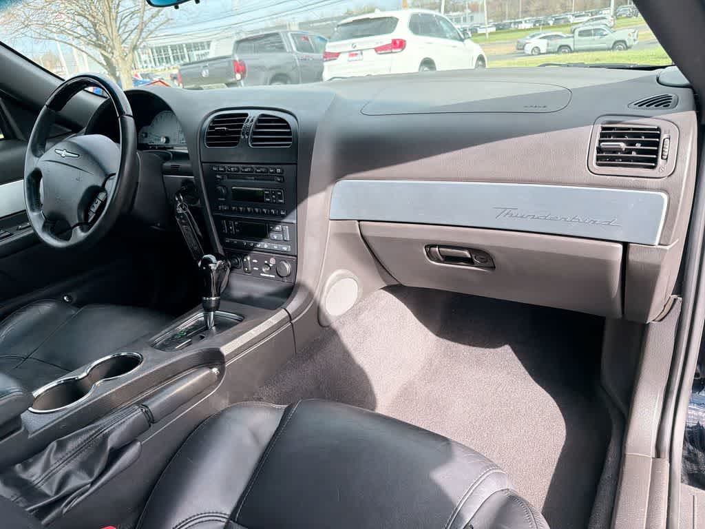 Ford Thunderbird de 2002 con techo rígido Premium