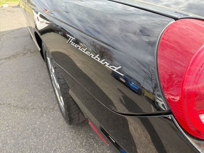 Ford Thunderbird de 2002 con techo rígido Premium