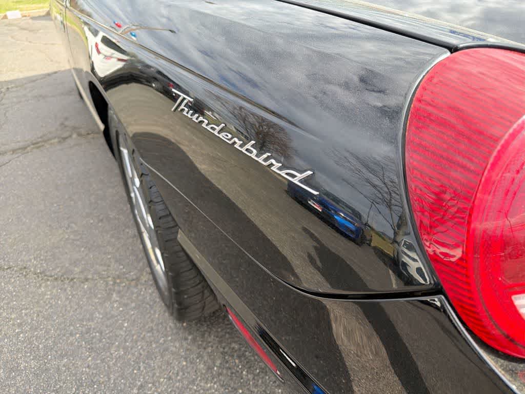 Ford Thunderbird de 2002 con techo rígido Premium
