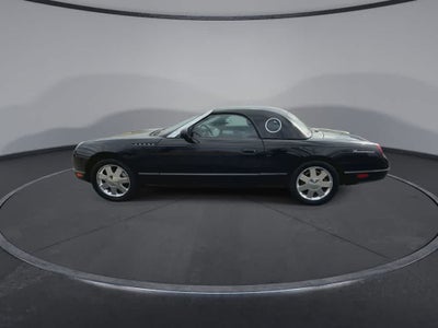 Ford Thunderbird de 2002 con techo rígido Premium