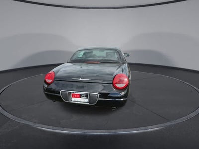 Ford Thunderbird de 2002 con techo rígido Premium