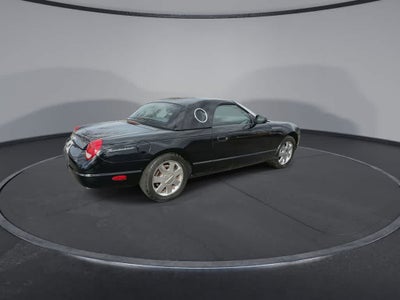 Ford Thunderbird de 2002 con techo rígido Premium