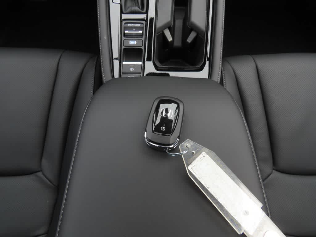 Honda Accord Hybrid Touring 2026