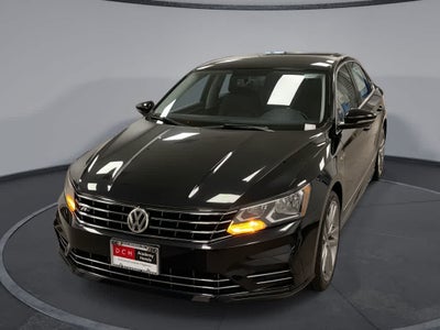 Volkswagen Passat R-Line 2017 con paquete Comfort