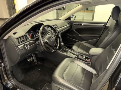 Volkswagen Passat R-Line 2017 con paquete Comfort