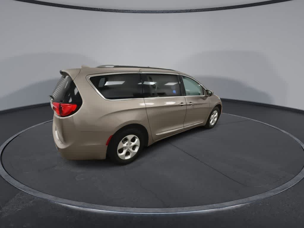 Chrysler Pacifica Touring-L Plus 2017