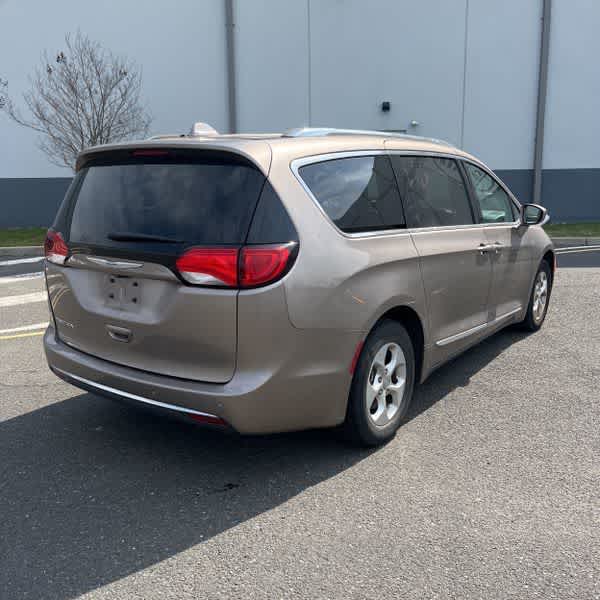 Chrysler Pacifica Touring-L Plus 2017