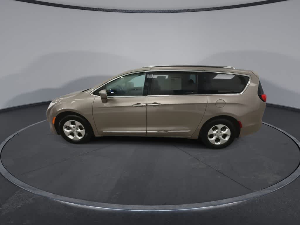 Chrysler Pacifica Touring-L Plus 2017