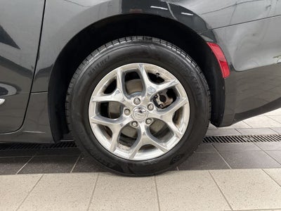Chrysler Pacifica Limited 2017