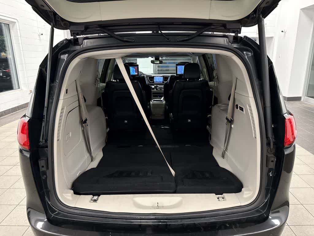 Chrysler Pacifica Limited 2017