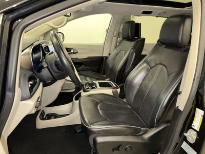 Chrysler Pacifica Limited 2017