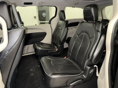 Chrysler Pacifica Limited 2017