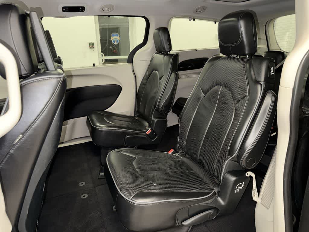 Chrysler Pacifica Limited 2017