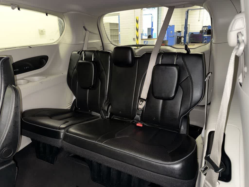 Chrysler Pacifica Limited 2017
