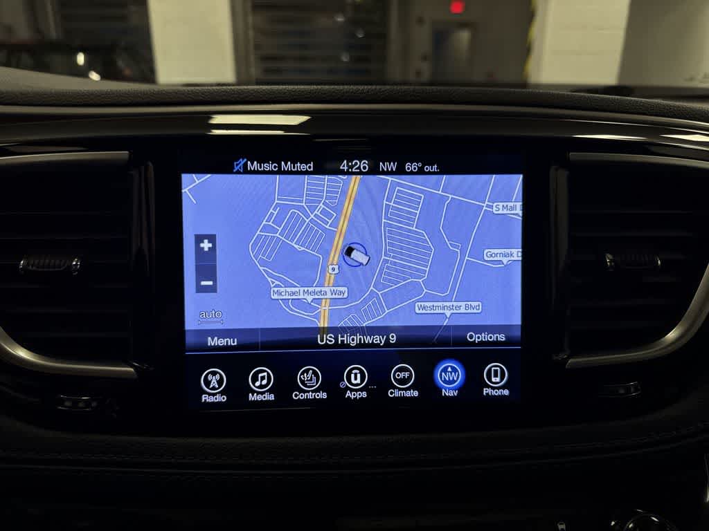 Chrysler Pacifica Limited 2017