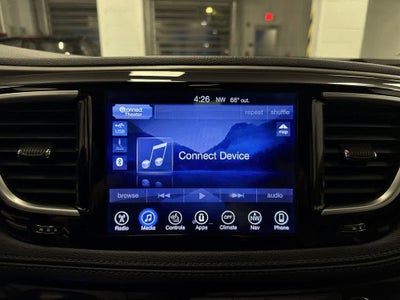 Chrysler Pacifica Limited 2017