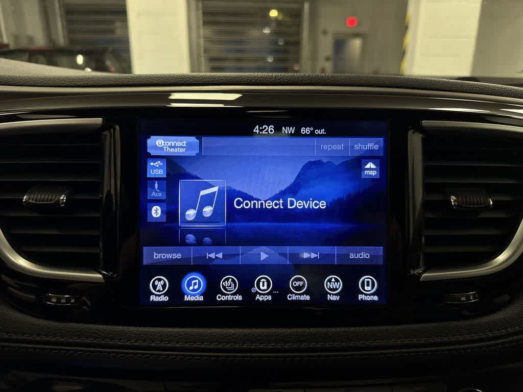 Chrysler Pacifica Limited 2017