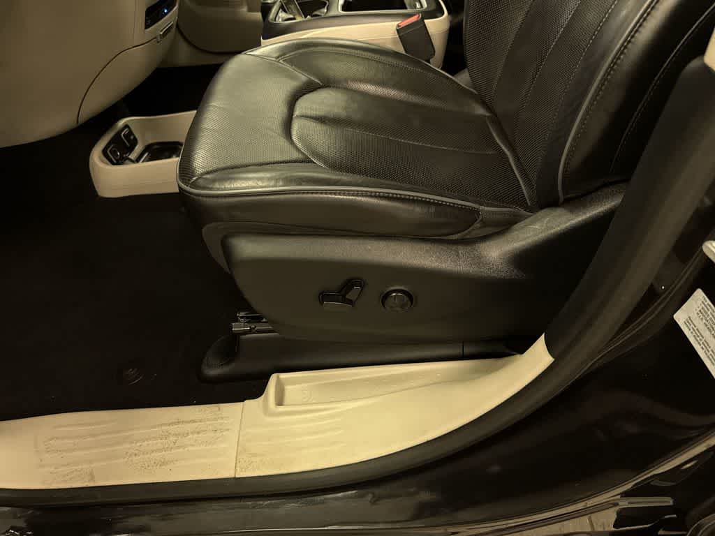 Chrysler Pacifica Limited 2017