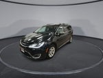 Chrysler Pacifica Limited 2017