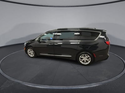 Chrysler Pacifica Limited 2017