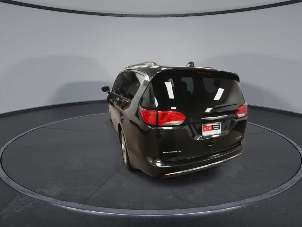 Chrysler Pacifica Limited 2017