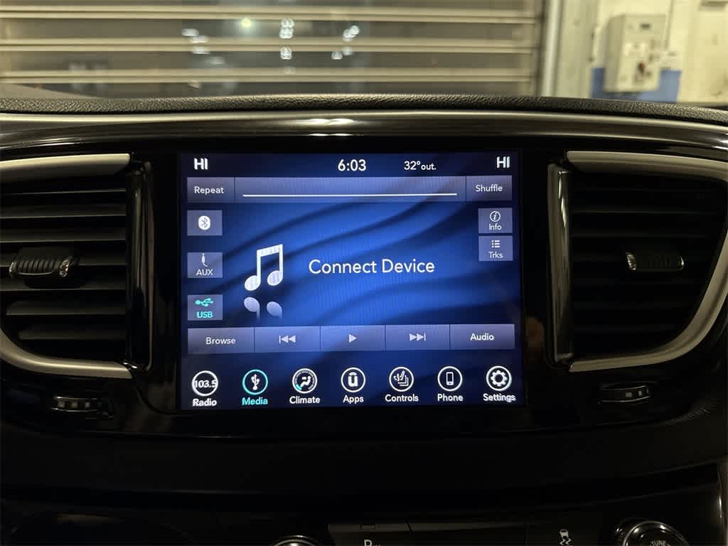 Chrysler Pacifica Hybrid Touring L 2018