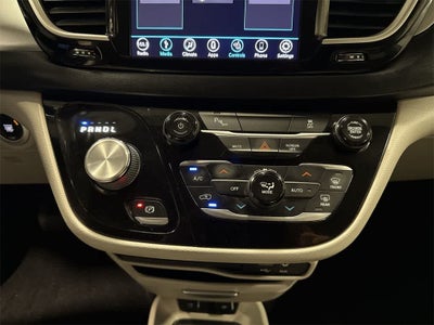 Chrysler Pacifica Hybrid Touring L 2018