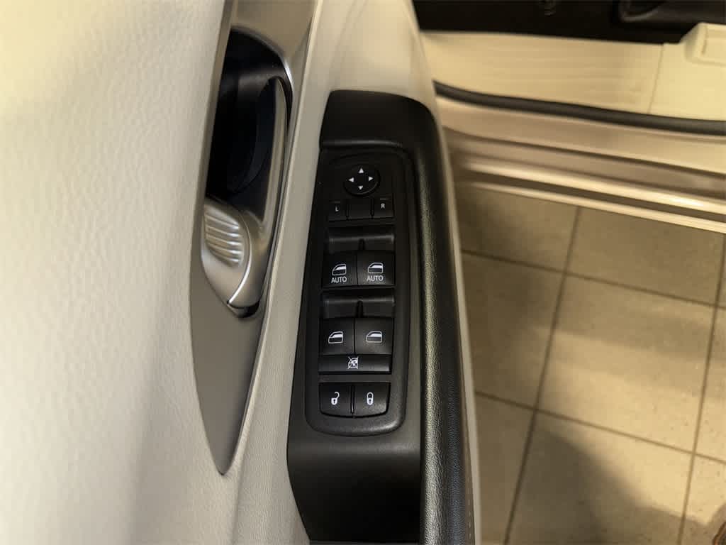 Chrysler Pacifica Hybrid Touring L 2018