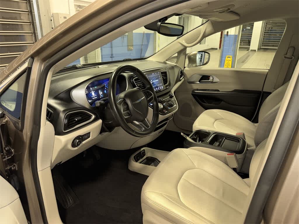 Chrysler Pacifica Hybrid Touring L 2018