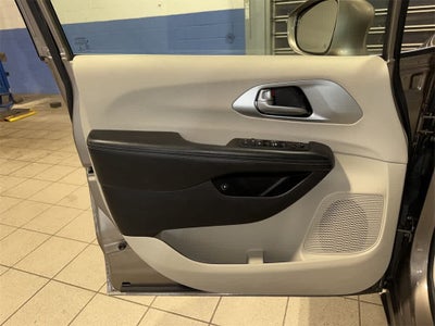 Chrysler Pacifica Hybrid Touring L 2018