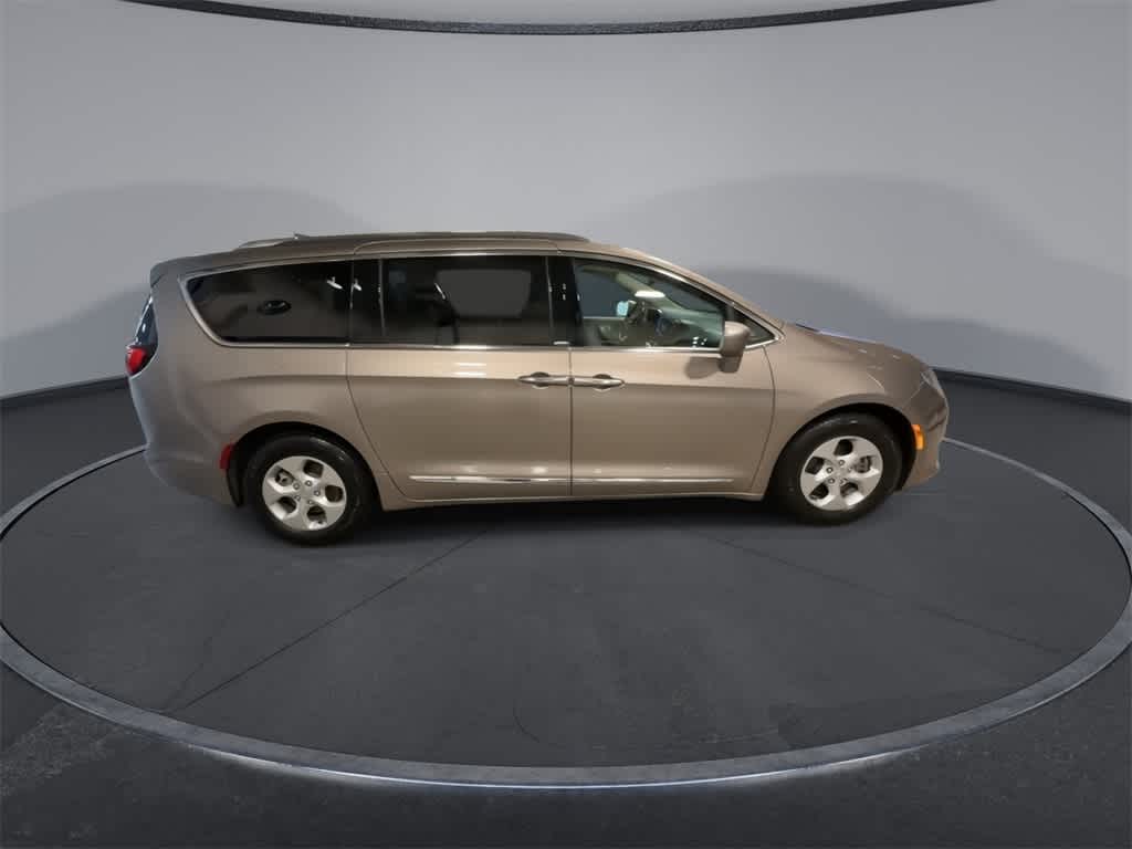 Chrysler Pacifica Hybrid Touring L 2018