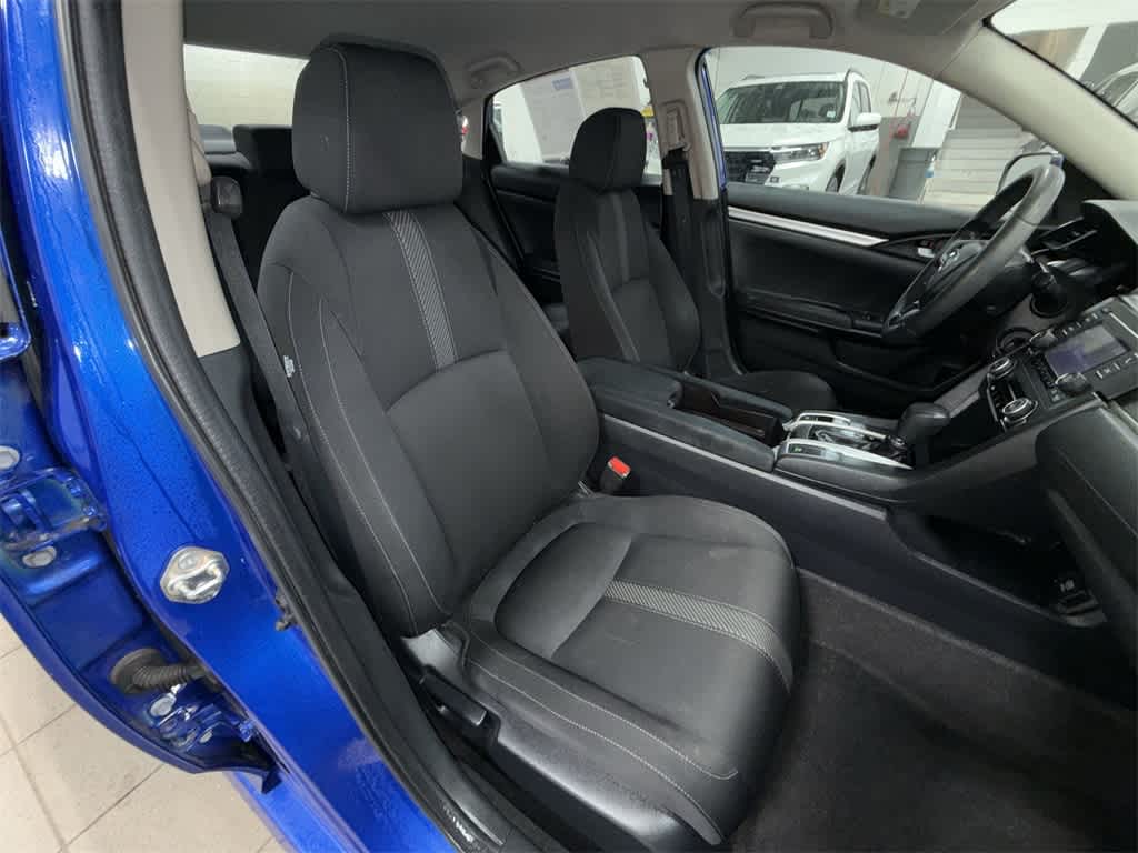 Honda Civic Sedán LX 2017