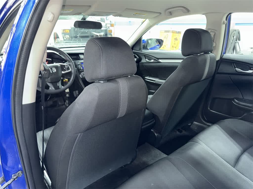 Honda Civic Sedán LX 2017