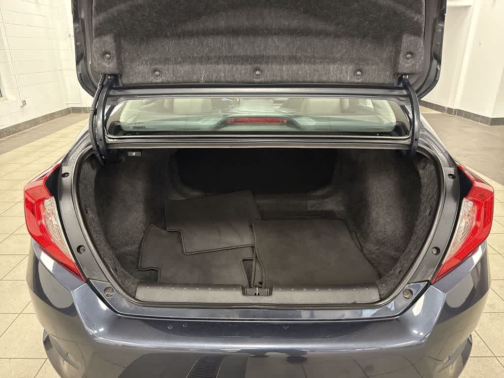 Honda Civic Sedán LX 2019