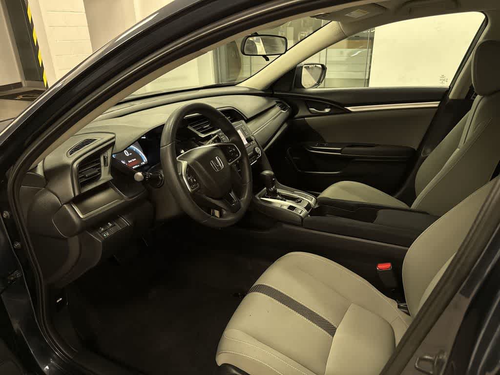 Honda Civic Sedán LX 2019