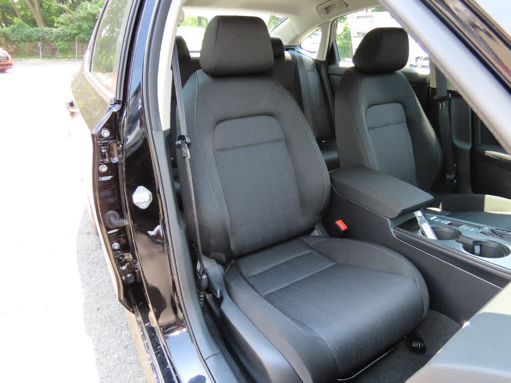 Honda Civic LX 2027