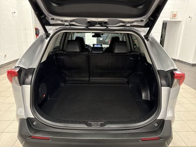 Toyota RAV4 XLE Premium 2021