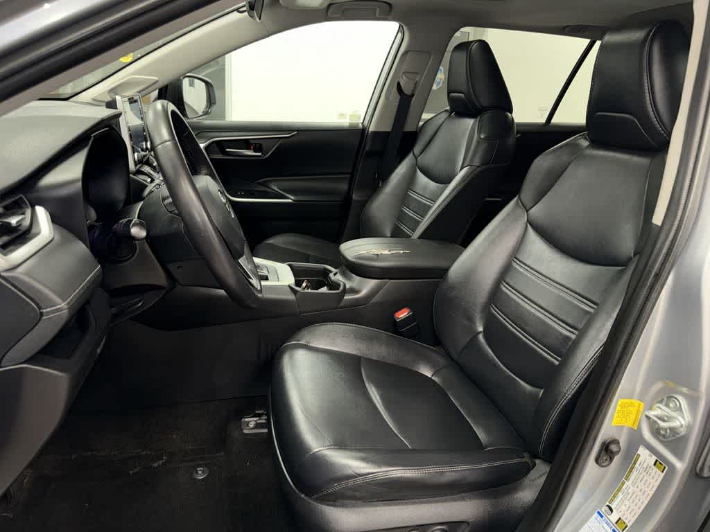 Toyota RAV4 XLE Premium 2021